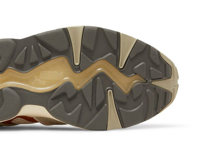 blaze-of-glory-vaporous-grey-warm-chestnut-387575-03_04