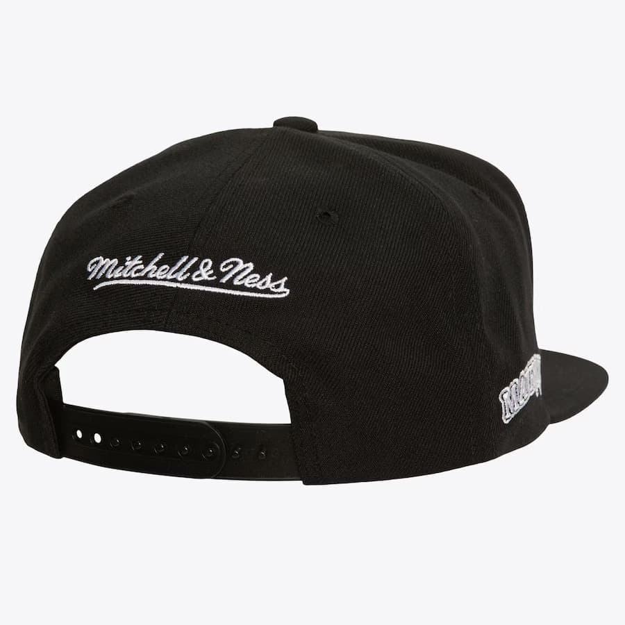 Mitchell-Ness-Black-White-Dallas-Mavericks-Hardwood-Classics-Evergreen-OG-Snapback-Hat-1
