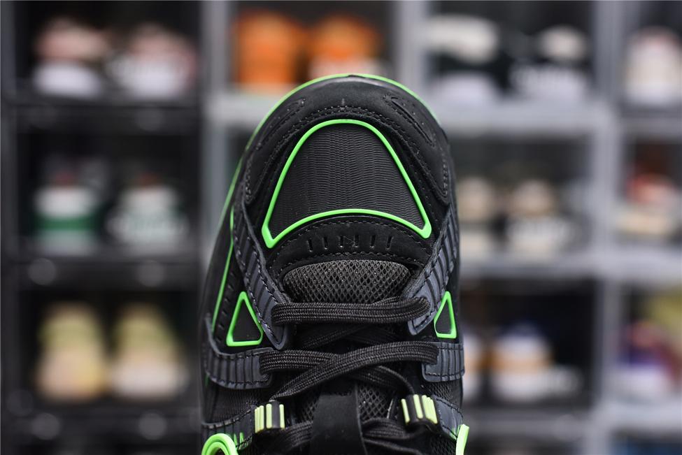 Off-White-x-Nike-Air-Rubber-Dunk-Green-Strike-10
