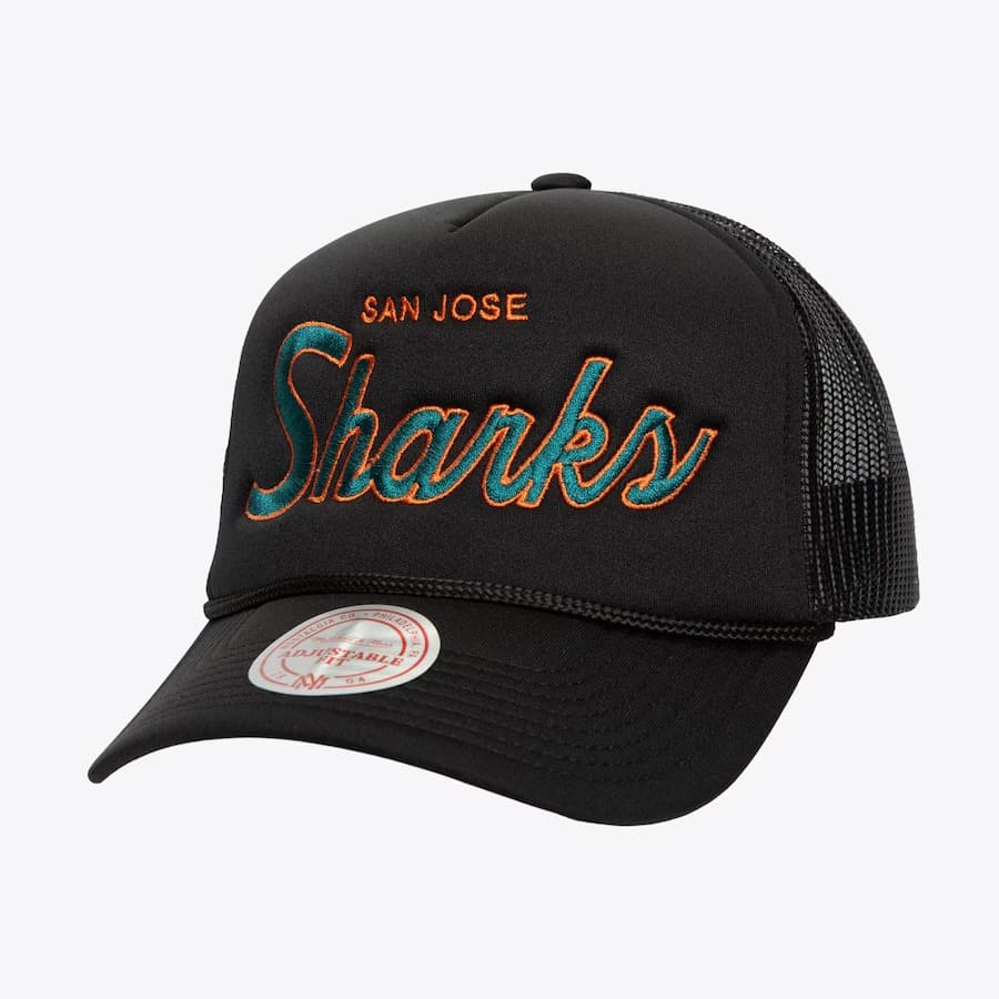 Бейсболка Mitchell & Ness Black San Jose Sharks Script Trucker Adjustable Hat