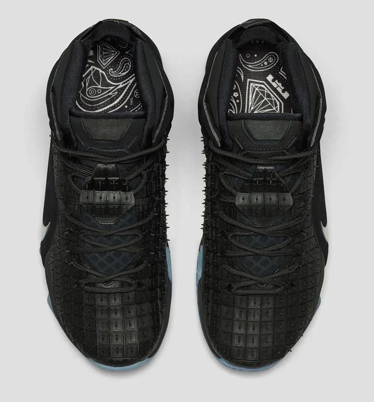 Krossovki-Nike-LeBron-12-EXT-Rubber-City-2