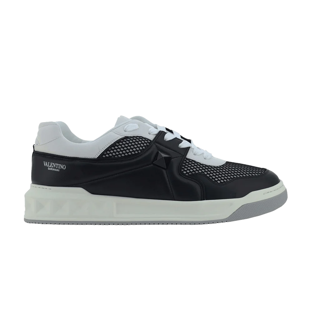 Krossovki-Valentino-One-Stud-Low-Black-White