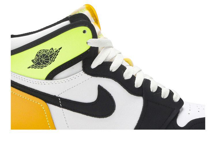 Кроссовки Air Jordan 1 Retro High OG GS 'Volt Gold'