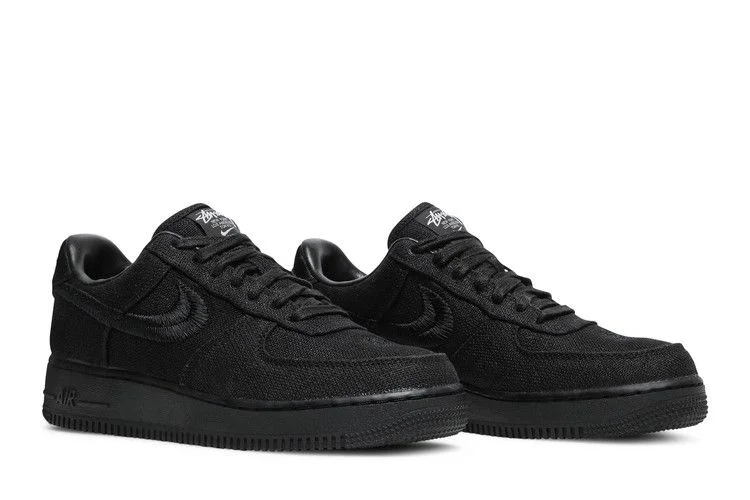 Krossovki-Stussy-x-Nike-Air-Force-1-Low-Triple-Black-7