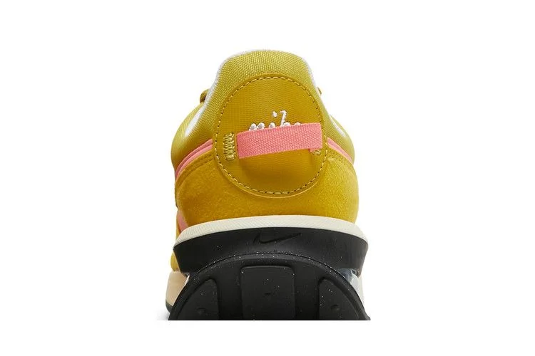 Кроссовки Nike Wmns Air Max Pre-Day LX 'Dark Citron Pink Gaze'