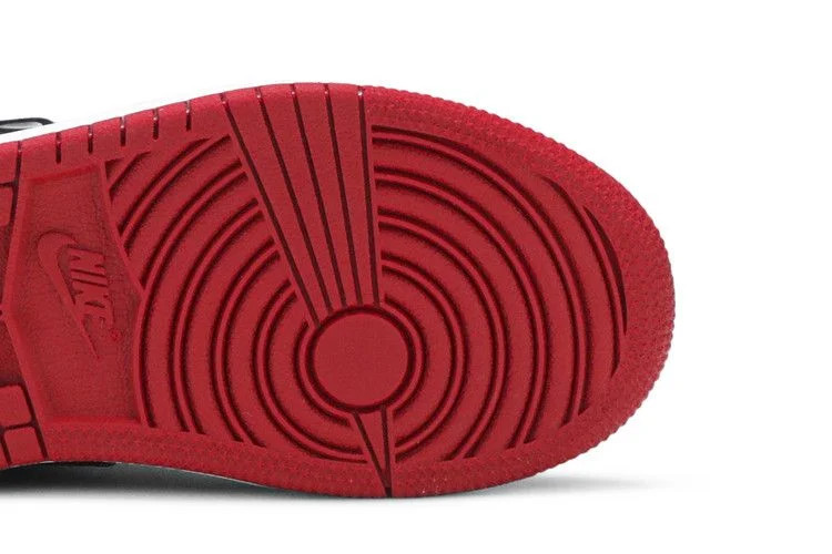 Krossovki-Air-Jordan-1-Mid-PS-SE-Fearless-4