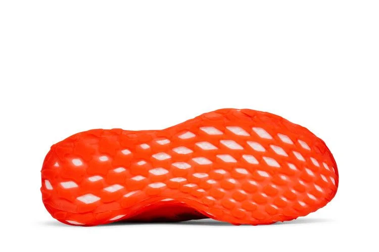 Krossovki-adidas-Ultraboost-Web-DNA-Solar-Red-3