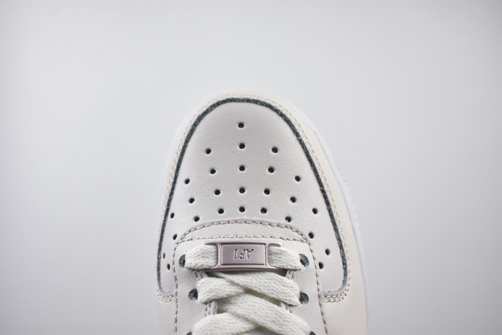 Кроссовки Nike Air Force 1 Low GS 'Phantom'