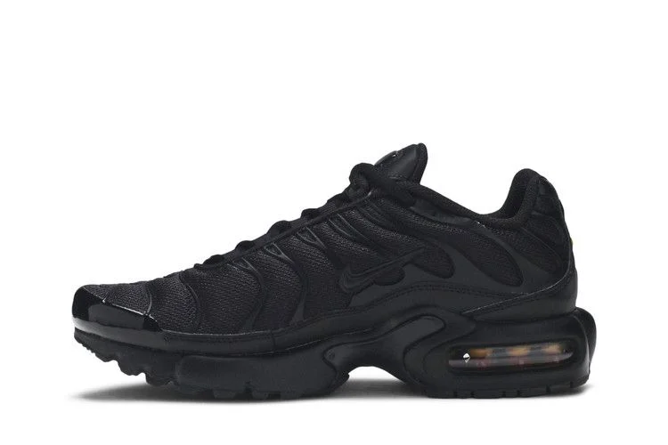Krossovki-Nike-Air-Max-Plus-GS-Triple-Black-2-1