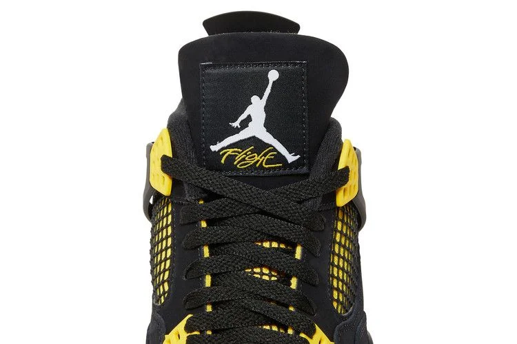 Krossovki-Air-Jordan-4-Retro-Thunder-2023-8
