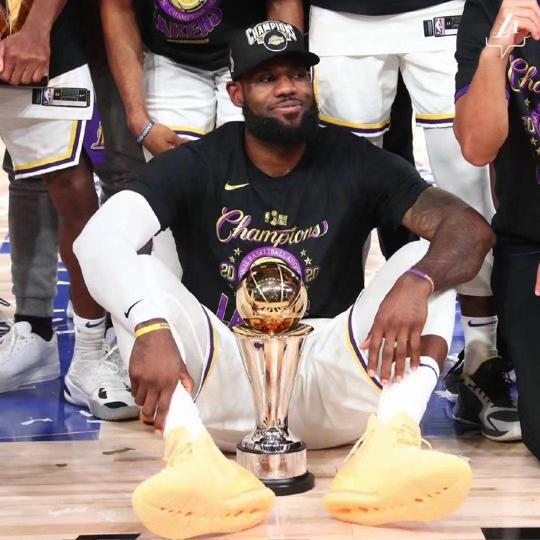 Футболка 2020 Los Angeles Lakers NBA Champions Locker Room T-Shirt