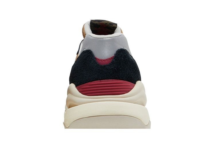 Кроссовки New Balance 57/40 'Lunar New Year - Black Poppy'