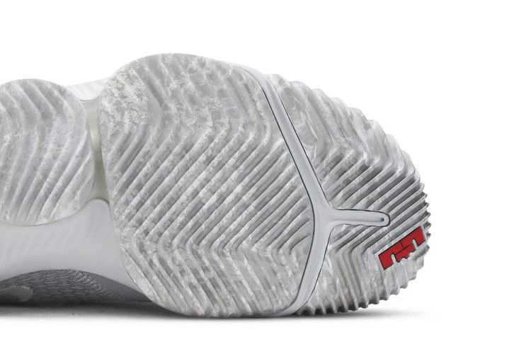 lebron-16-low-wolf-grey-ci2668-003_04