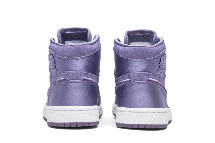 wmns-air-jordan-1-retro-high-season-of-her-purple-earth-ao1847-540_05