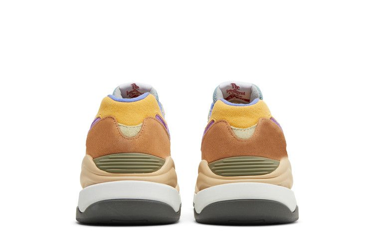 Кроссовки New Balance 57/40 'Calm Taupe Vibrant Apricot'