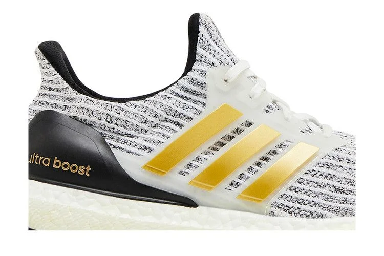 Krossovki-Adidas-UltraBoost-White-Gold-Metallic-Sample-1