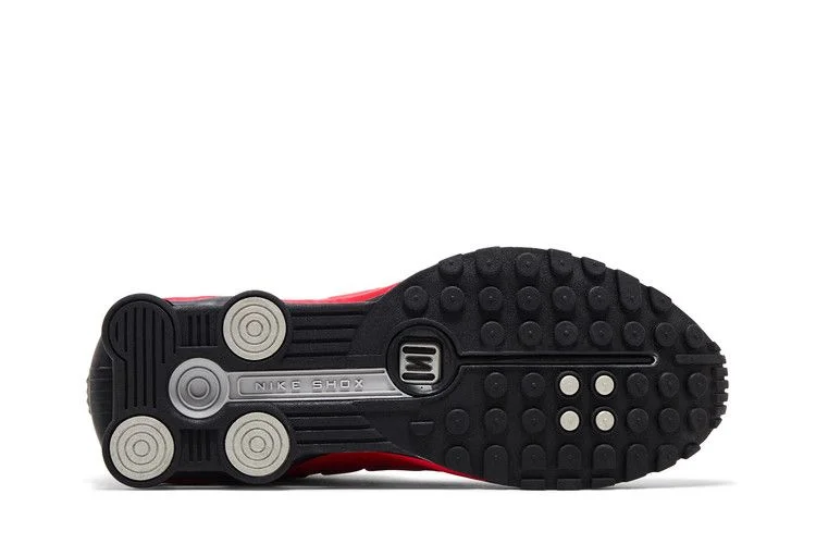 Кроссовки Nike Shox R4 'University Red Black'