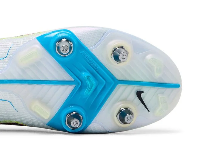 Krossovki-Nike-Superfly-8-Elite-SG-Pro-Progress-Pack-4