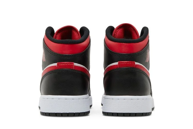 Krossovki-Air-Jordan-1-Mid-GS-Black-Fire-Red-5
