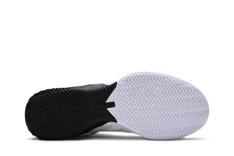 lebron-soldier-13-sfg-white-black-ar4225-100_03