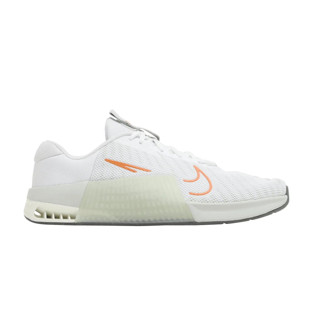 Krossovki-Nike-Metcon-9-White-Bright-Mandarin
