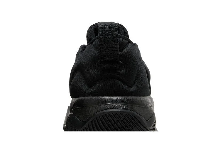 Krossovki-Nike-Giannis-Immortality-3-EP-Triple-Black-5