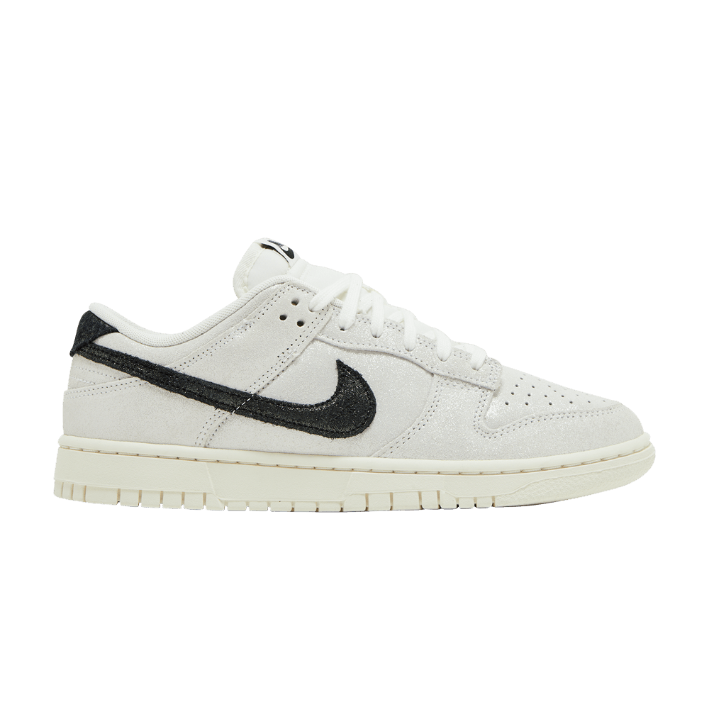 wmns-dunk-low-se-white-glittery-suede-hq3502-100