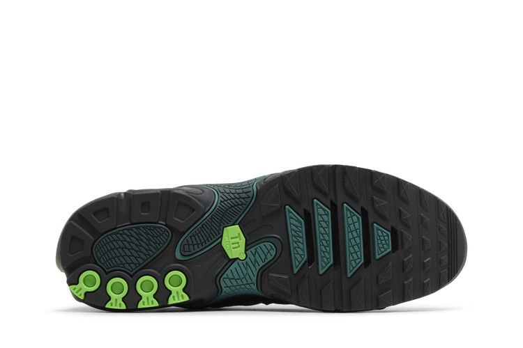 air-max-plus-drift-black-green-strike-fd4290-006_03