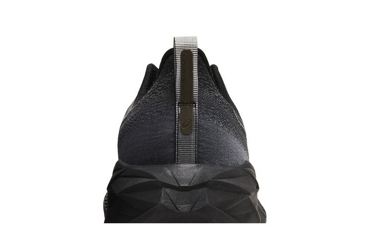 Кроссовки ASICS Novablast 4 'Black Graphite Grey'