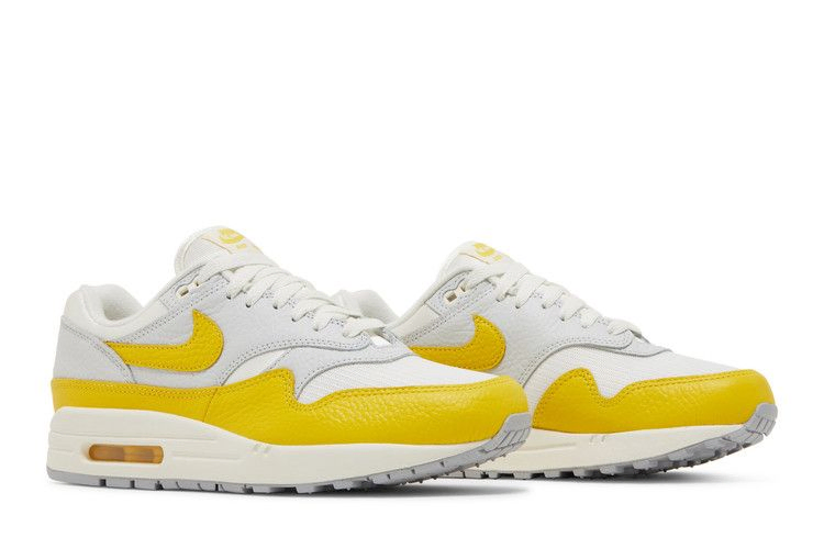 wmns-air-max-1-tour-yellow-dx2954-001_07