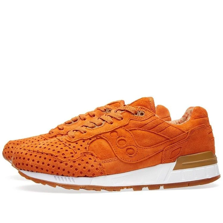 Krossovki-Play-Cloths-x-Saucony-Shadow-5000-Strange-Fruit-1