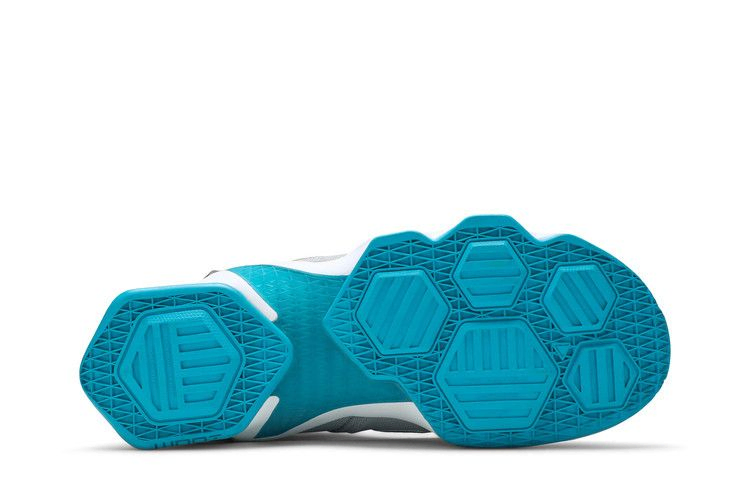 Кроссовки Nike LeBron 13 'Hologram'