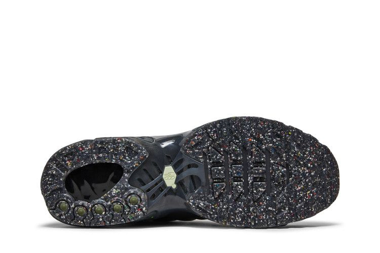 air-max-terrascape-plus-black-barely-volt-dc6078-002_03