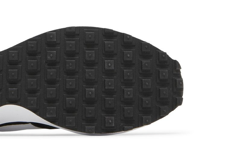 waffle-debut-black-white-dh9522-001_04