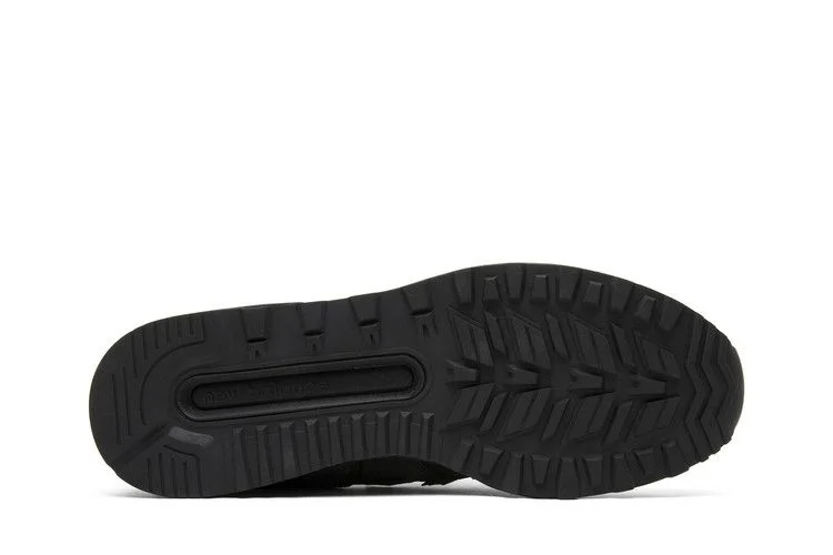 Krossovki-Ronnie-Fieg-x-Dover-Street-Market-x-New-Balance-574-Sport-Triple-Black-Special-Box-3