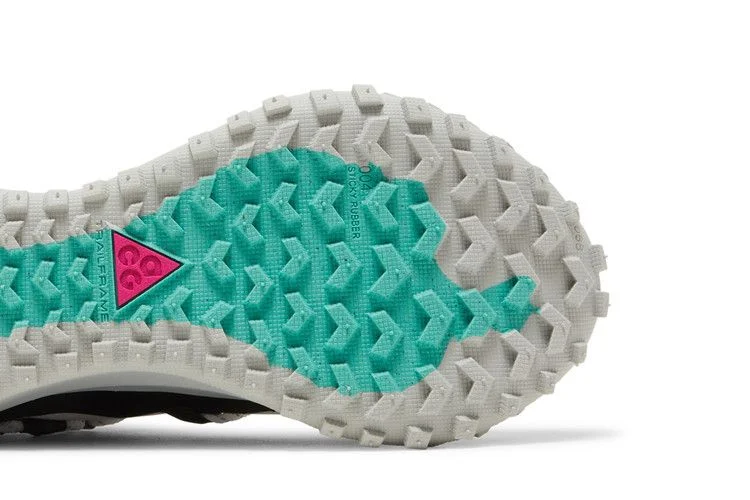 Кроссовки Nike ACG Mountain Fly Low SE 'White Anthracite'