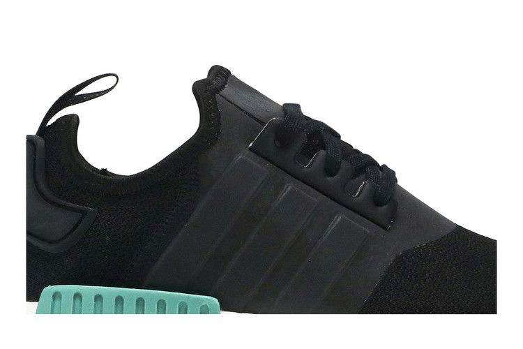 nmd_r1-j-futuristic-black-ef5855_01