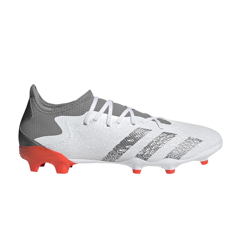 Krossovki-Adidas-Predator-Freak.3-FG-Demonscale-White-Solar-Red