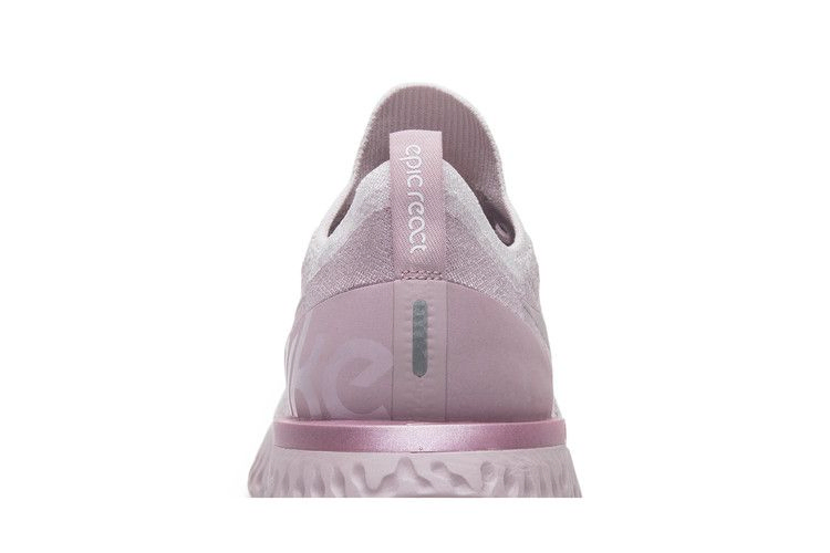 Кроссовки Nike Epic React Flyknit 'Pearl Pink'