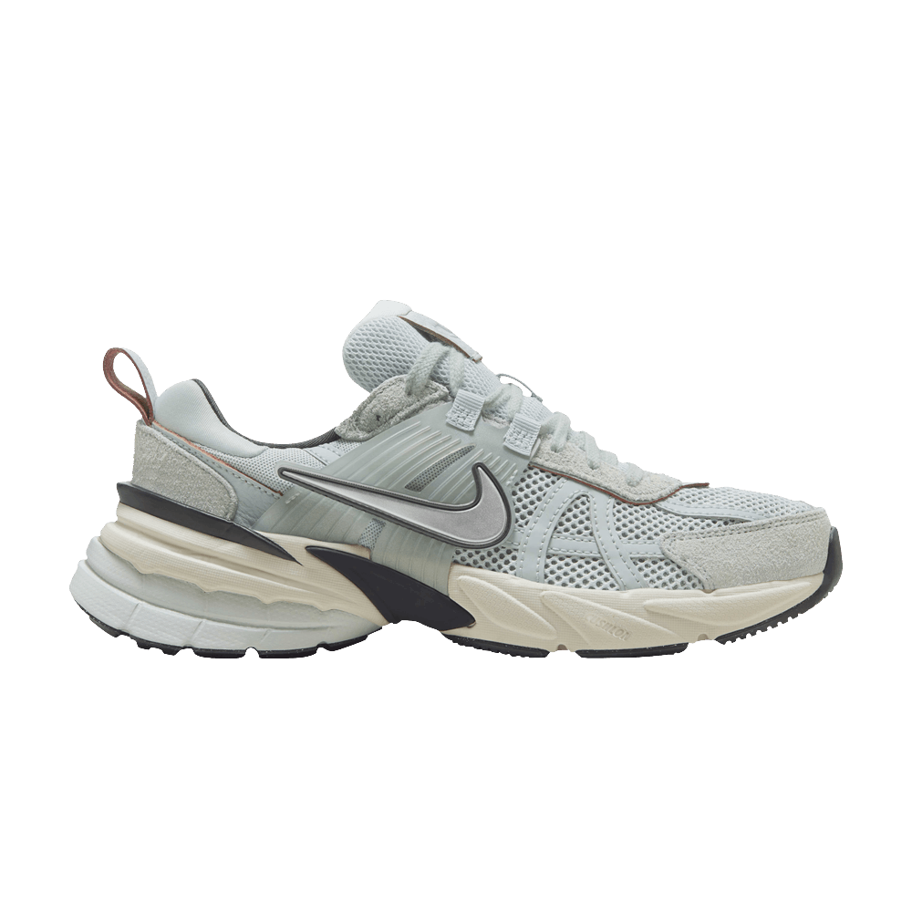 Кроссовки Nike Wmns V2K Run 'Light Pumice'