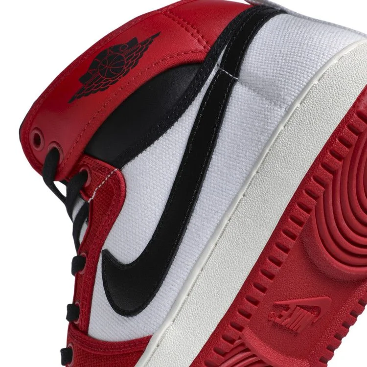 Krossovki-Air-Jordan-1-KO-Chicago-2021-9