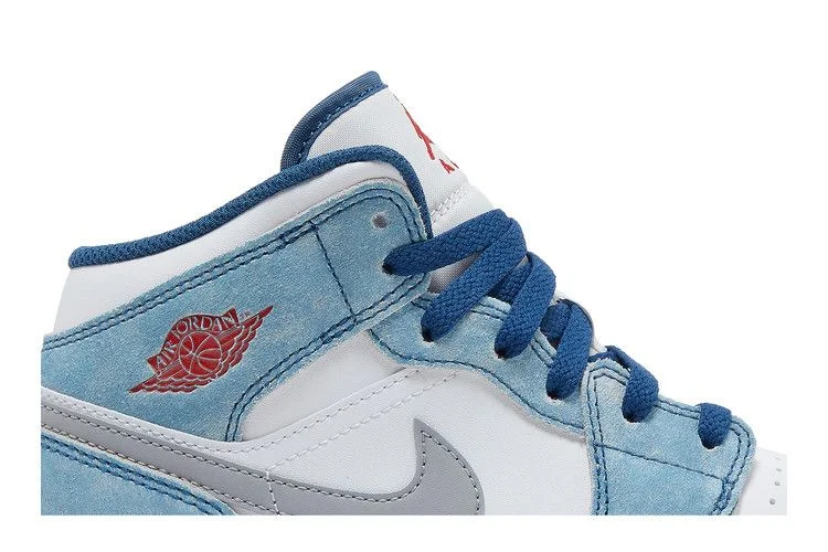 Krossovki-Air-Jordan-1-Mid-SE-GS-French-Blue-1