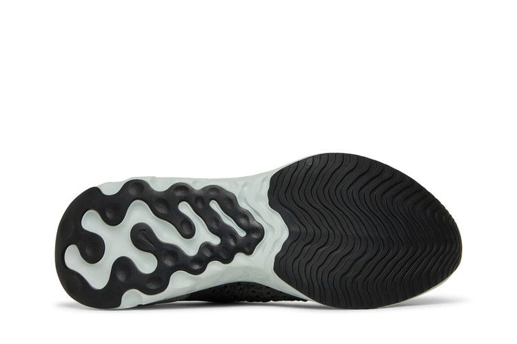 react-phantom-run-flyknit-2-iron-grey-silver-cj0277-006_03