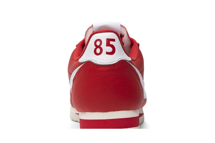 Krossovki-Stranger-Things-x-Nike-Cortez-OG-Collection-6