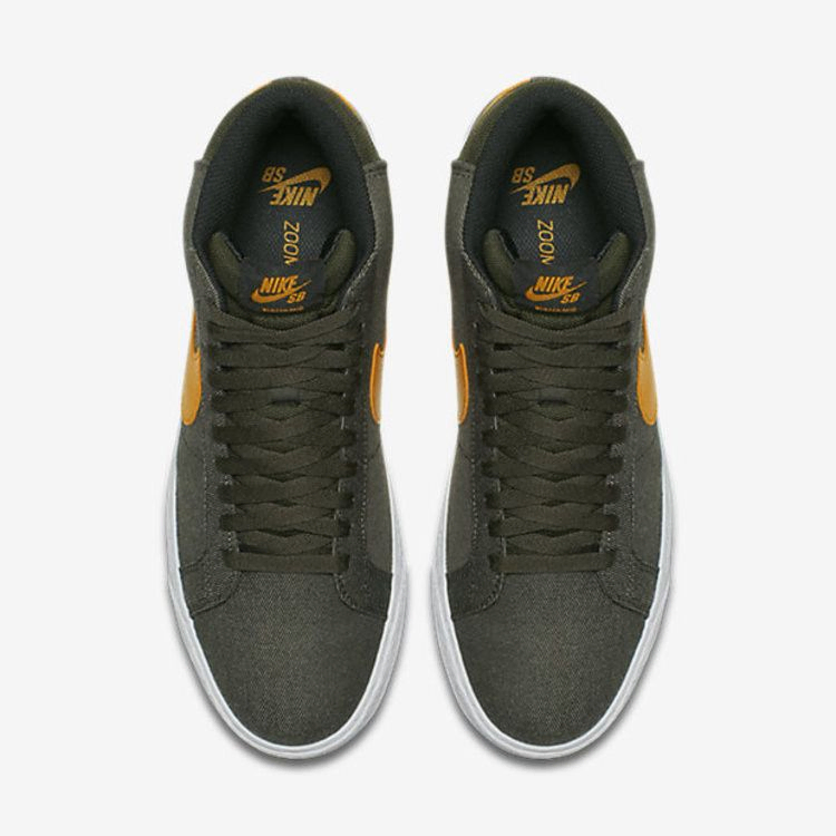 sb-blazer-mid-undefeated-864349-308_01