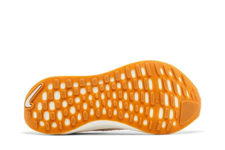 Krossovki-Nike-Wmns-ReactX-Infinity-Run-4-Gum-Light-Brown-Metallic-Gold-3