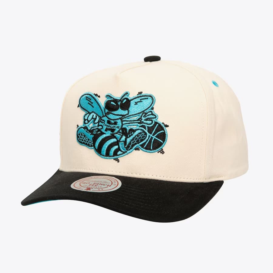 Mitchell-Ness-Cream-Charlotte-Hornets-Hardwood-Classics-Overspray-Pro-Crown-Snapback-Hat