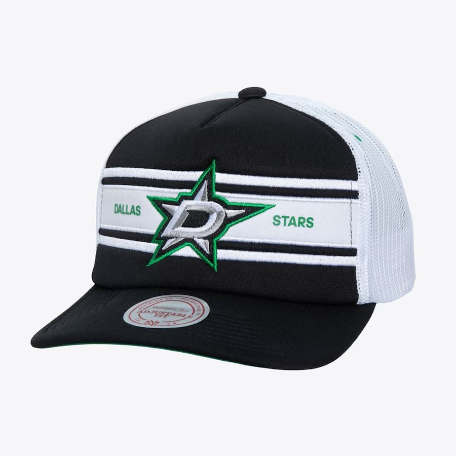 Бейсболка Mitchell & Ness Black Dallas Stars Sideline Trucker Snapback Hat