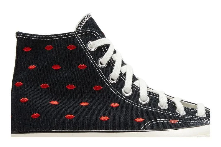 Krossovki-Converse-Chuck-70-Embroidered-Lips-High-Love-Me-Black-1