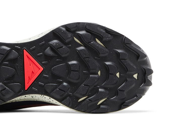 pegasus-trail-3-gore-tex-obsidian-siren-red-dc8793-401_04